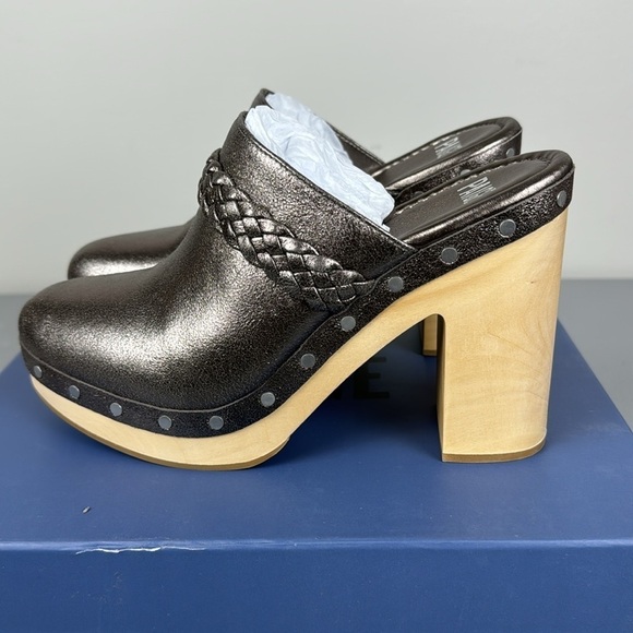 PAIGE Alex Platform Clogs in Gunmetal Suede. - Picture 3 of 15